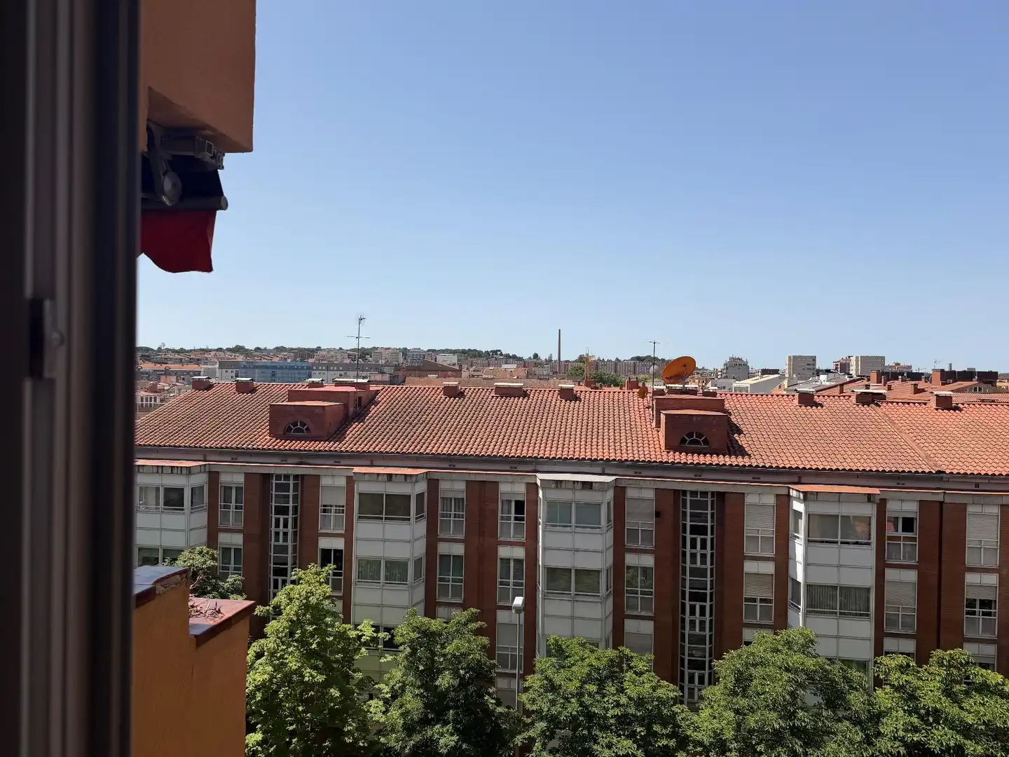 Flat with terrace for sale in Calle Emili Grahit, imagen 3