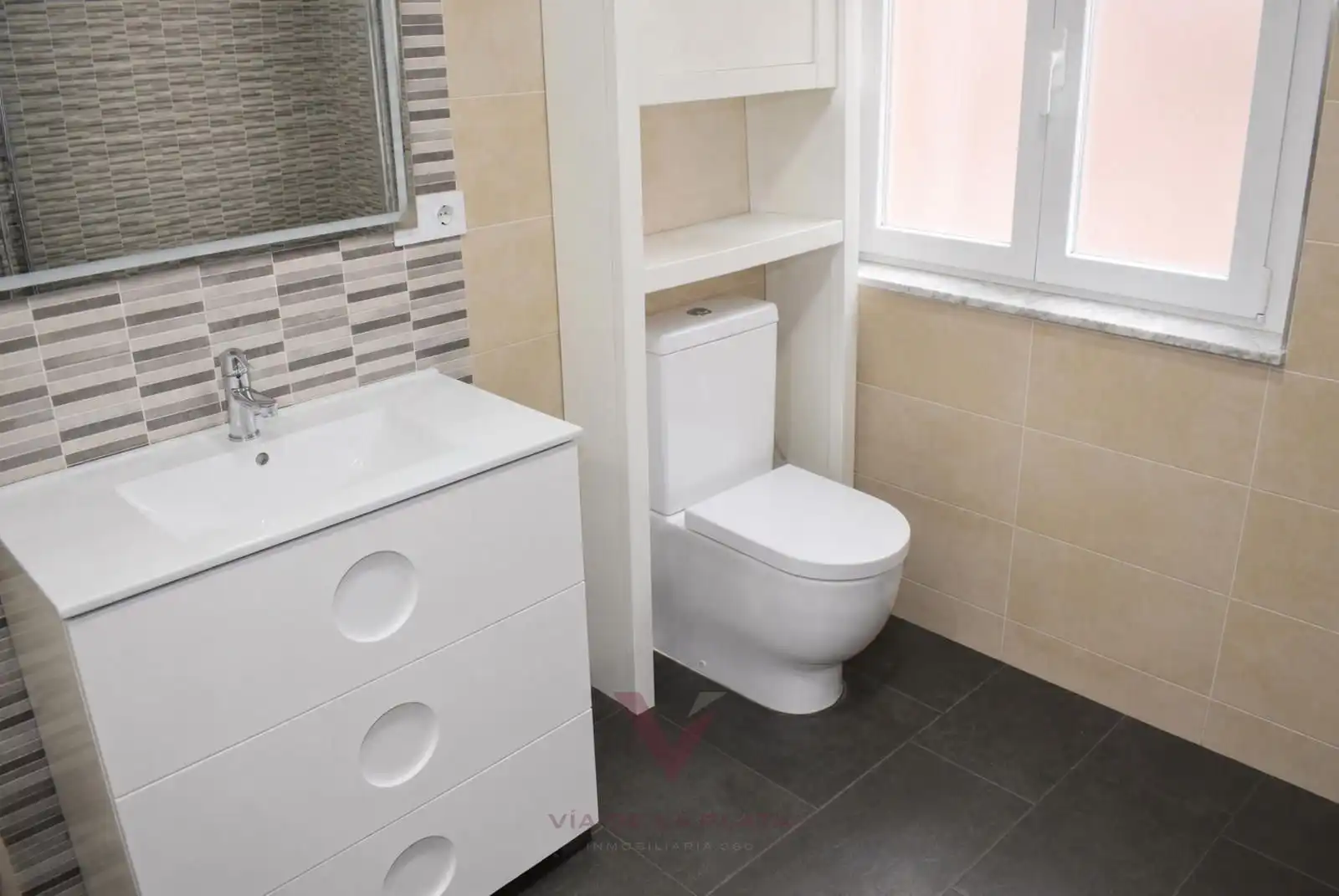 Bathroom of Flat for sale in Cabrerizos  with Heating, Furnished and Oven