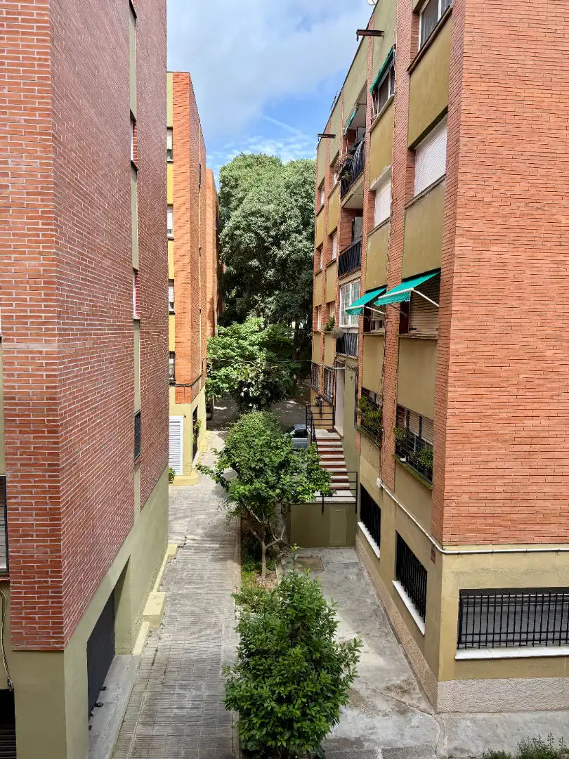 Vista exterior de Piso en venta en Barcelona con Aire acondicionado, Calefacción y Parquet