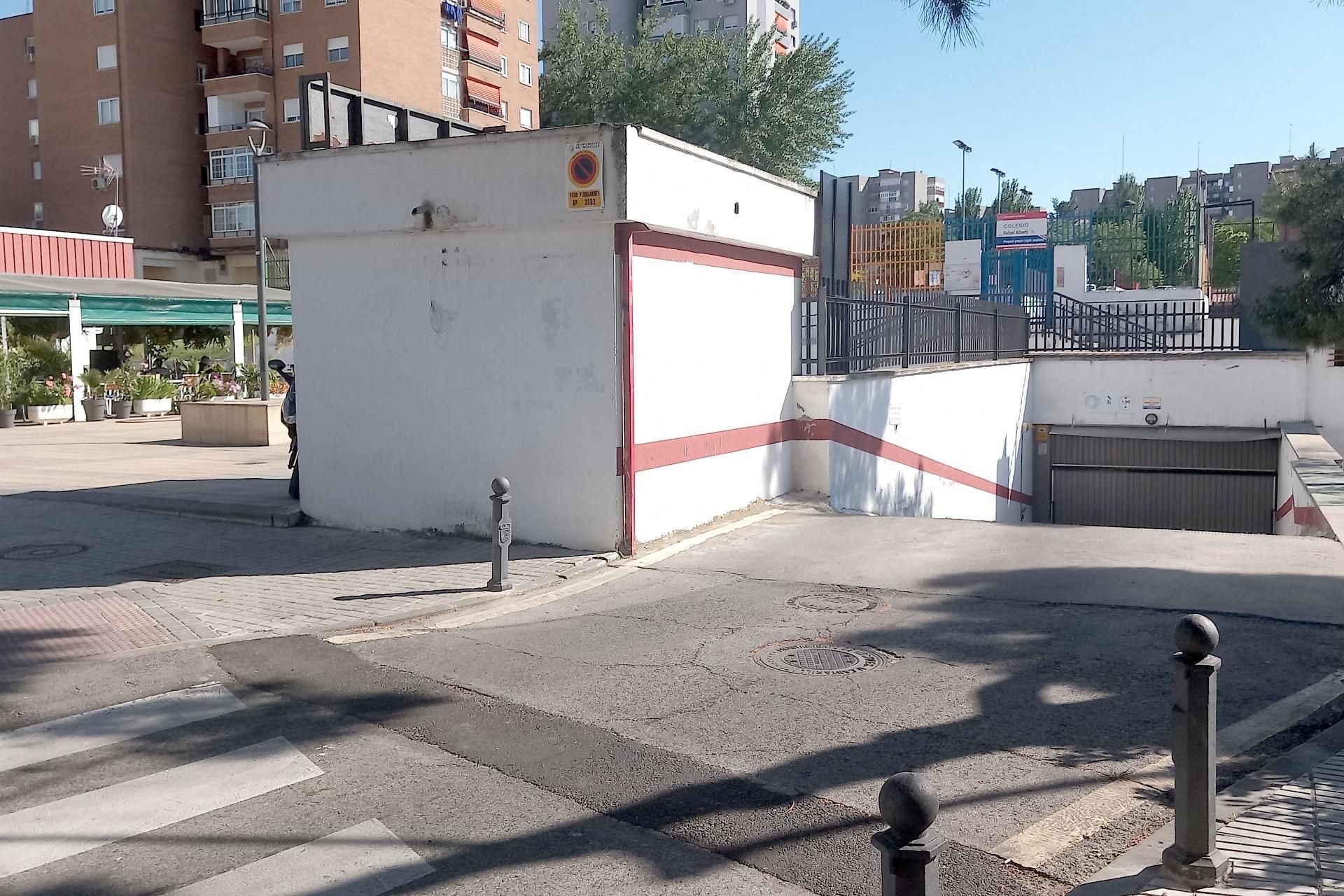 Vista exterior de Garatge en venda en Móstoles