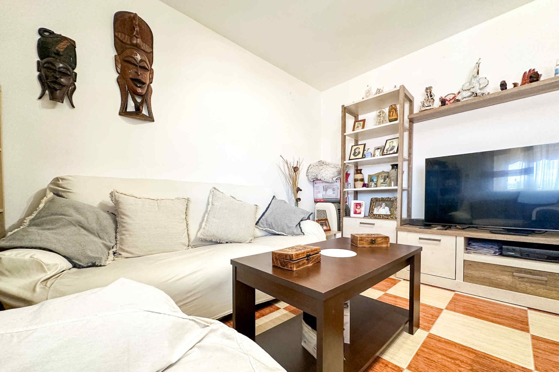 Living room of Flat for sale in  Madrid Capital  with Air Conditioner, Heating and Storage room