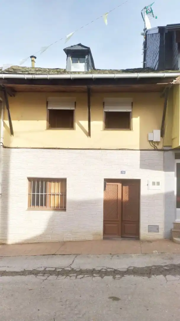 Vista exterior de Casa o chalet en venta en Vega de Espinareda con Calefacción
