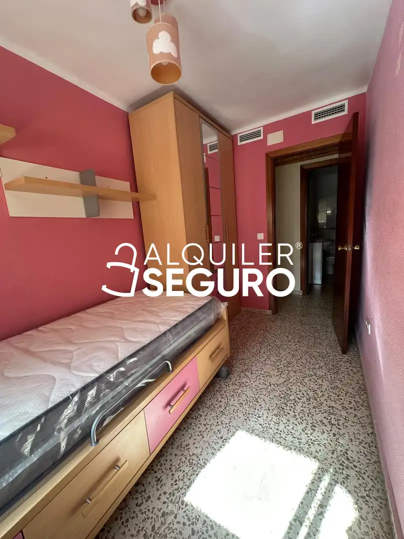 Bedroom of Flat for rent in Málaga  with Air Conditioner, Terrace and Furnished