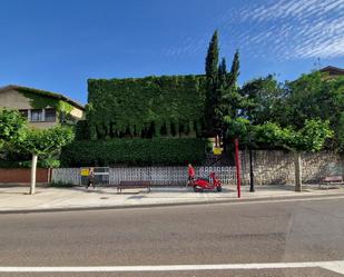 Vista exterior de Casa o xalet en venda en  Córdoba Capital amb Terrassa i Piscina