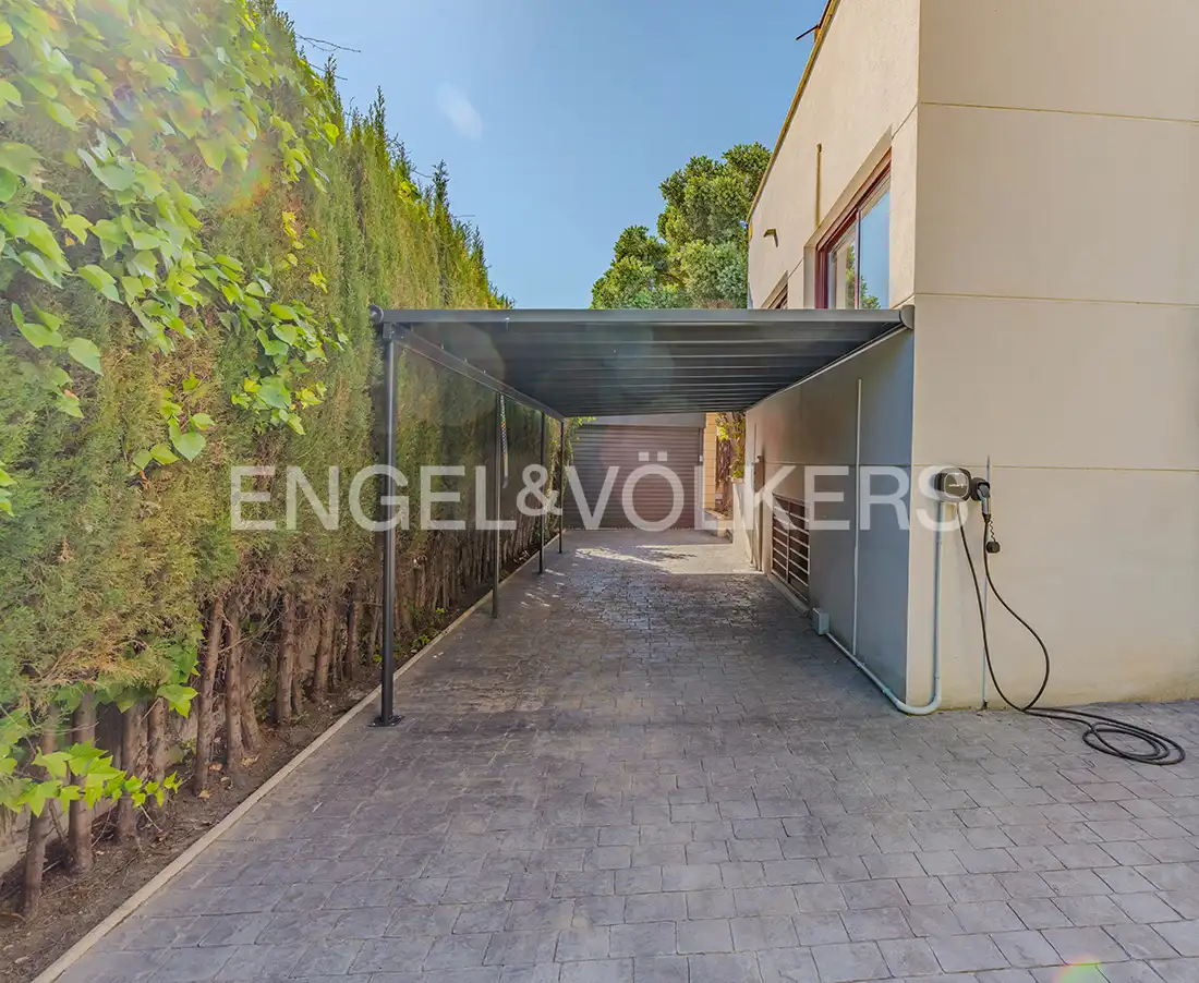 Vista exterior de Casa o xalet en venda en Mutxamel amb Aire condicionat, Calefacció i Jardí privat