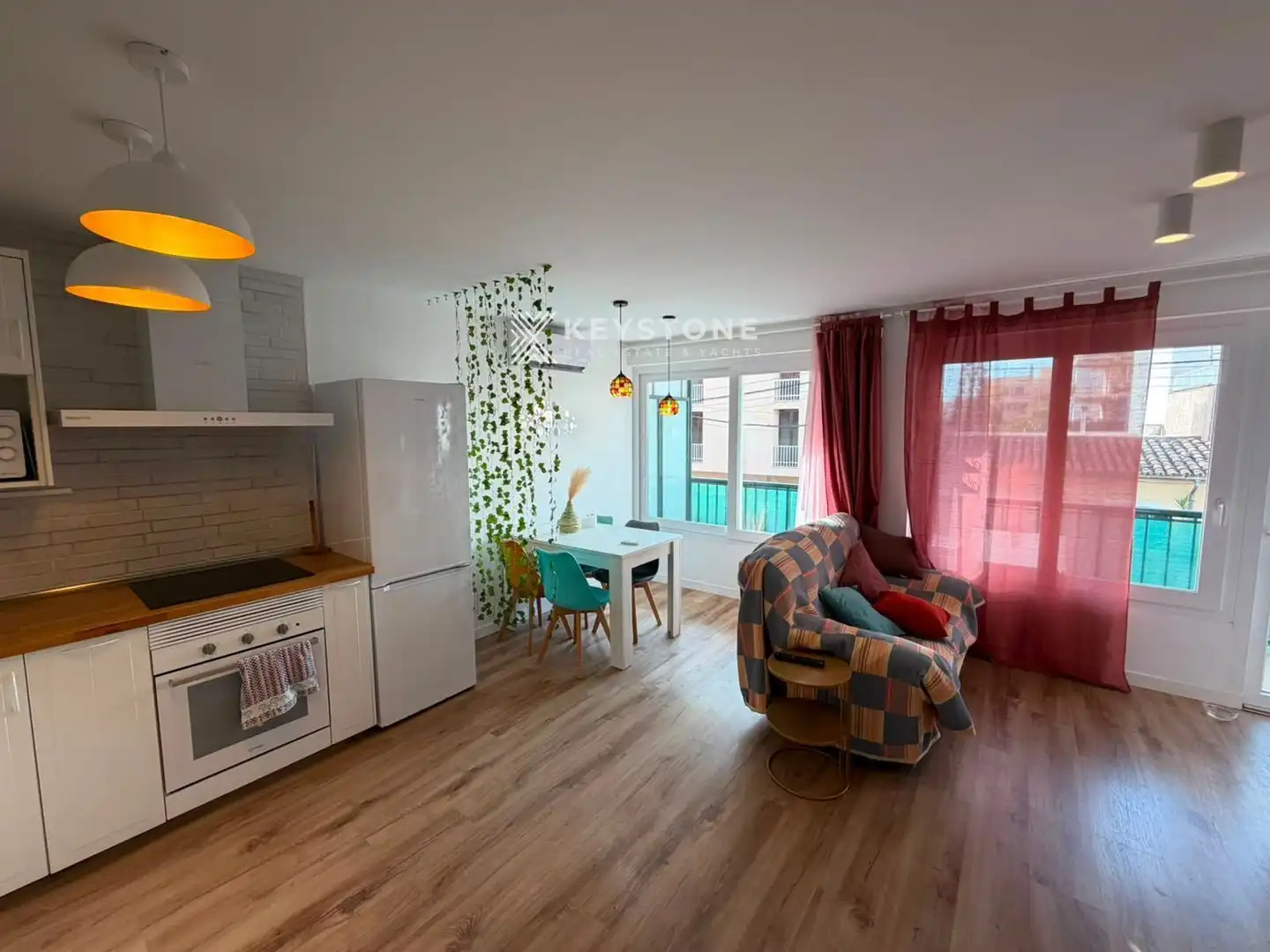 Sala d'estar de Pis de lloguer en  Palma de Mallorca amb Aire condicionat, Terrassa i Moblat