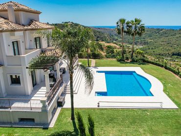 Casa con piscina en venta en Benahavís pueblo