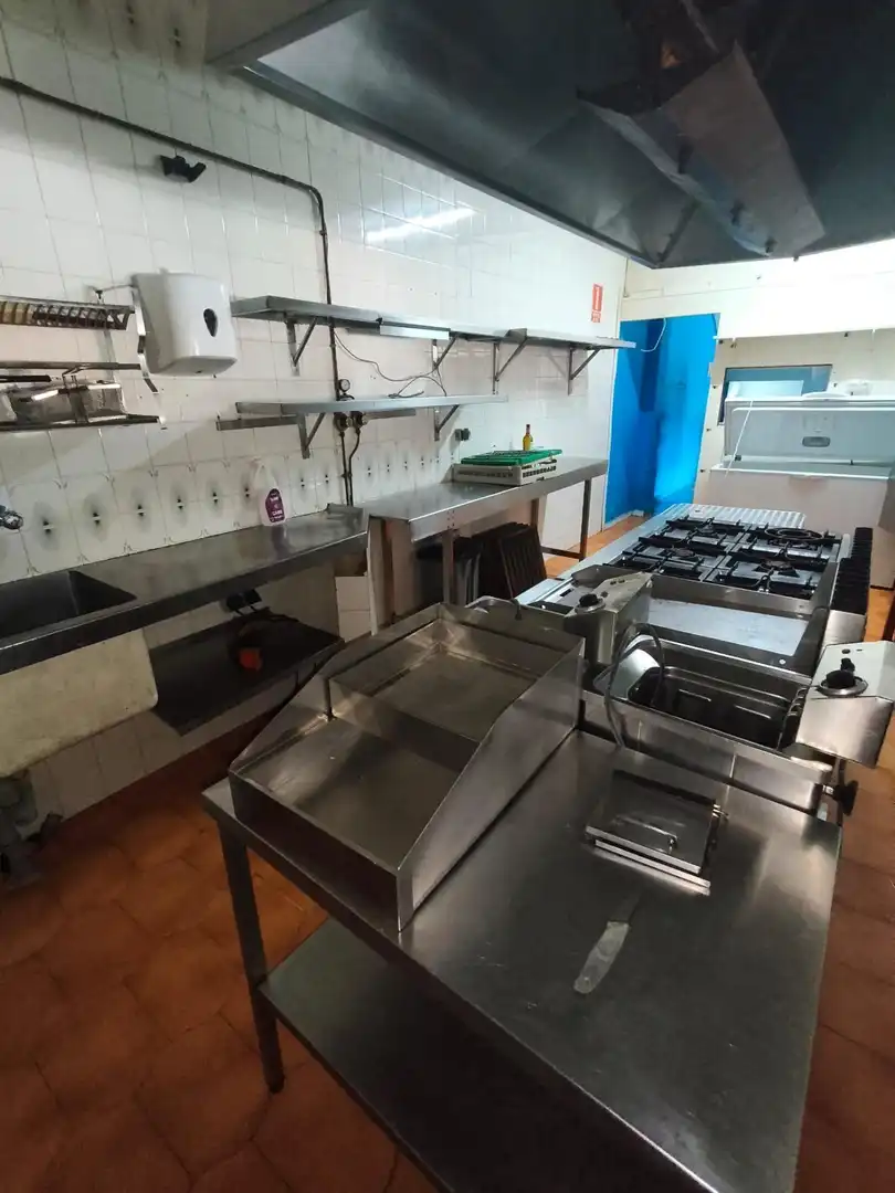Cuina de Casa o xalet en venda en Miengo amb Calefacció, Terrassa i Moblat