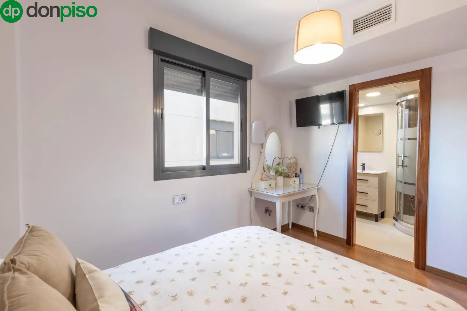 Schlafzimmer von Dachboden zum Verkauf in Armilla mit Klimaanlage, Terrasse und Abstellraum