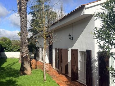 Detached house with pool for sale in Oeste
