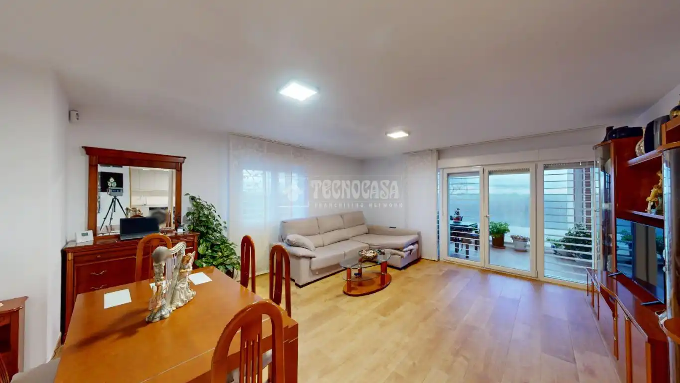 Sala d'estar de Casa adosada en venda en El Casar