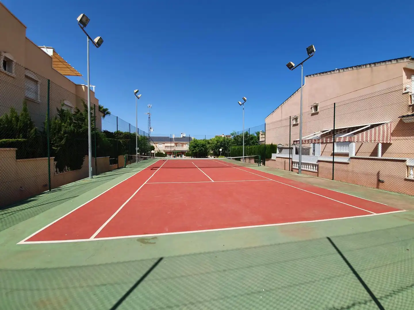 Vista exterior de Àtic en venda en Santa Pola amb Aire condicionat, Calefacció i Moblat