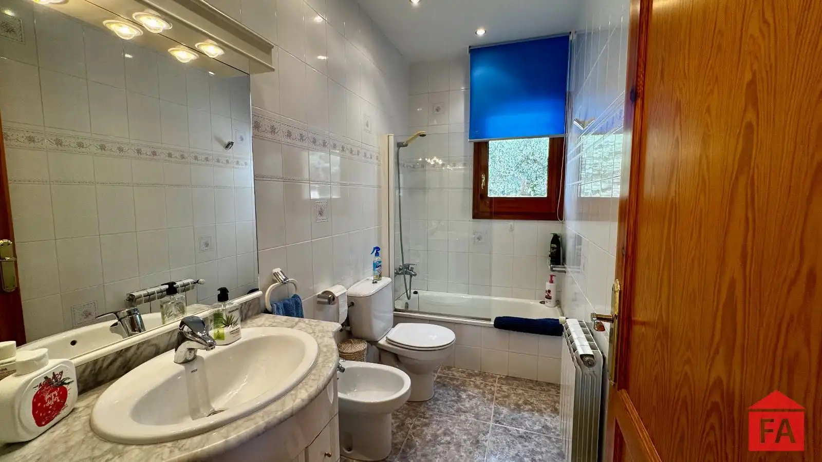 Baño de Casa o chalet en venta en Llorenç del Penedès con Calefacción, Terraza y Trastero