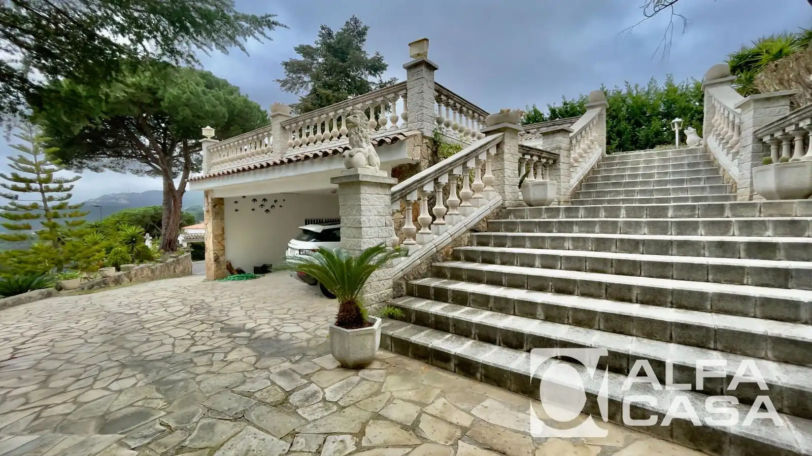 Garden of Houses for sale in Canyelles