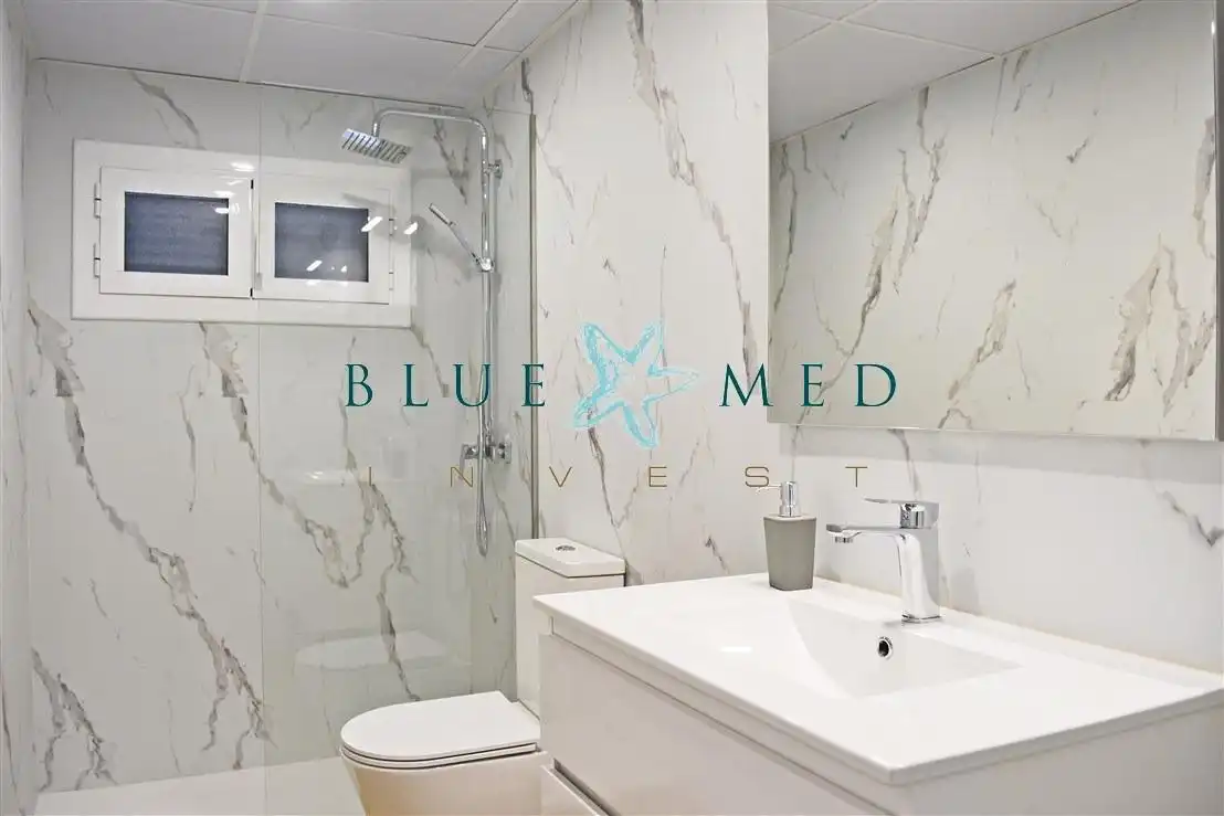 Baño de Apartamento en venta en Mazarrón con Jardín privado, Terraza y Piscina comunitaria
