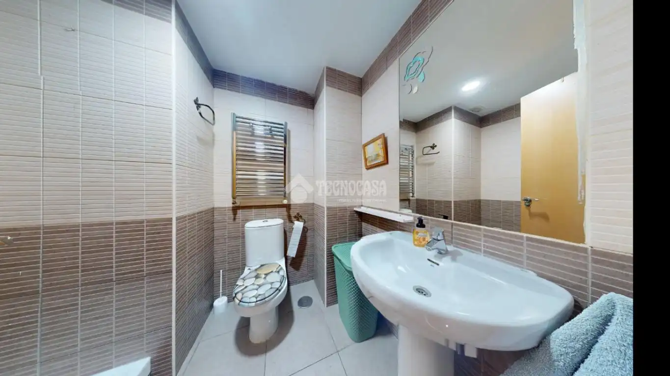 Bathroom of Flat for sale in Yebes