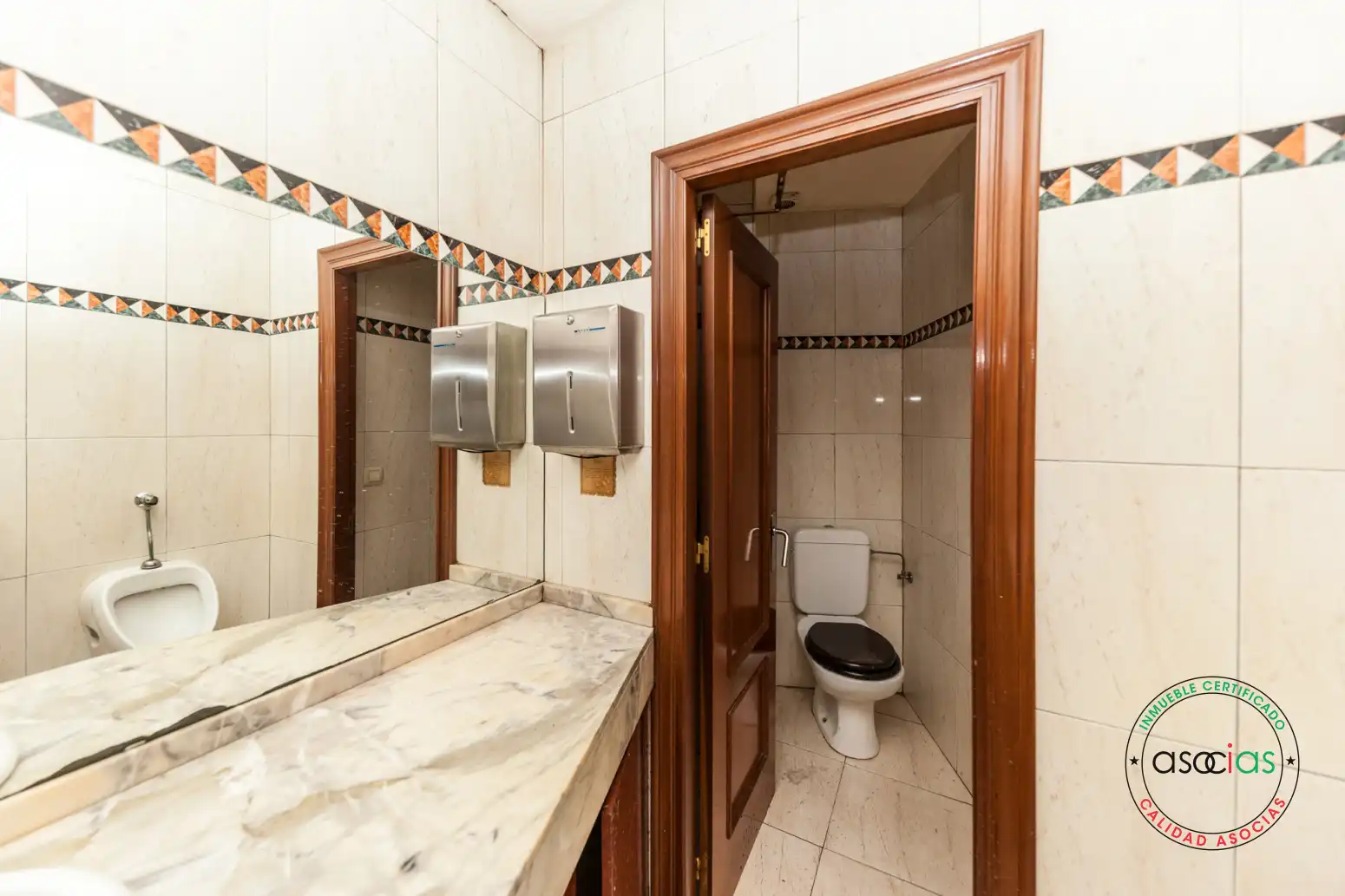 Baño de Local en venta en Gijón 