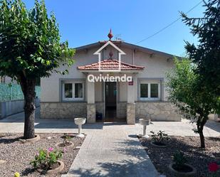 Exterior view of House or chalet for sale in Parets del Vallès  with Heating, Terrace and Swimming Pool