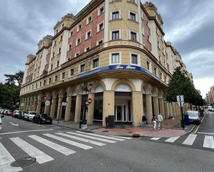 Vista exterior de Pis en venda en Oviedo  amb Calefacció i Traster