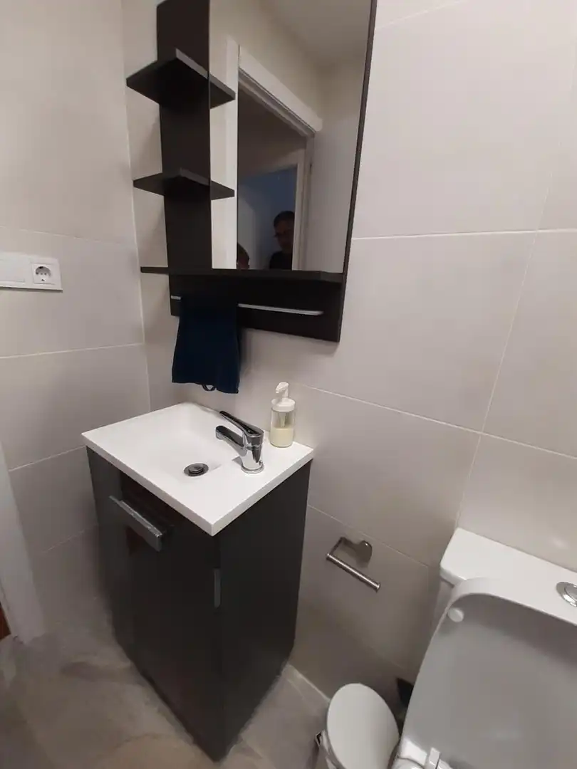 Baño de Piso para compartir en Teruel con Calefacción, Parquet y Amueblado