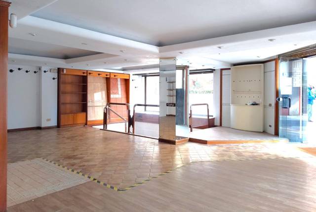 Local comercial en Alquiler en Calle PEREZ DE AYALA, 3 en Auditorio - Seminario - Parque de Invierno