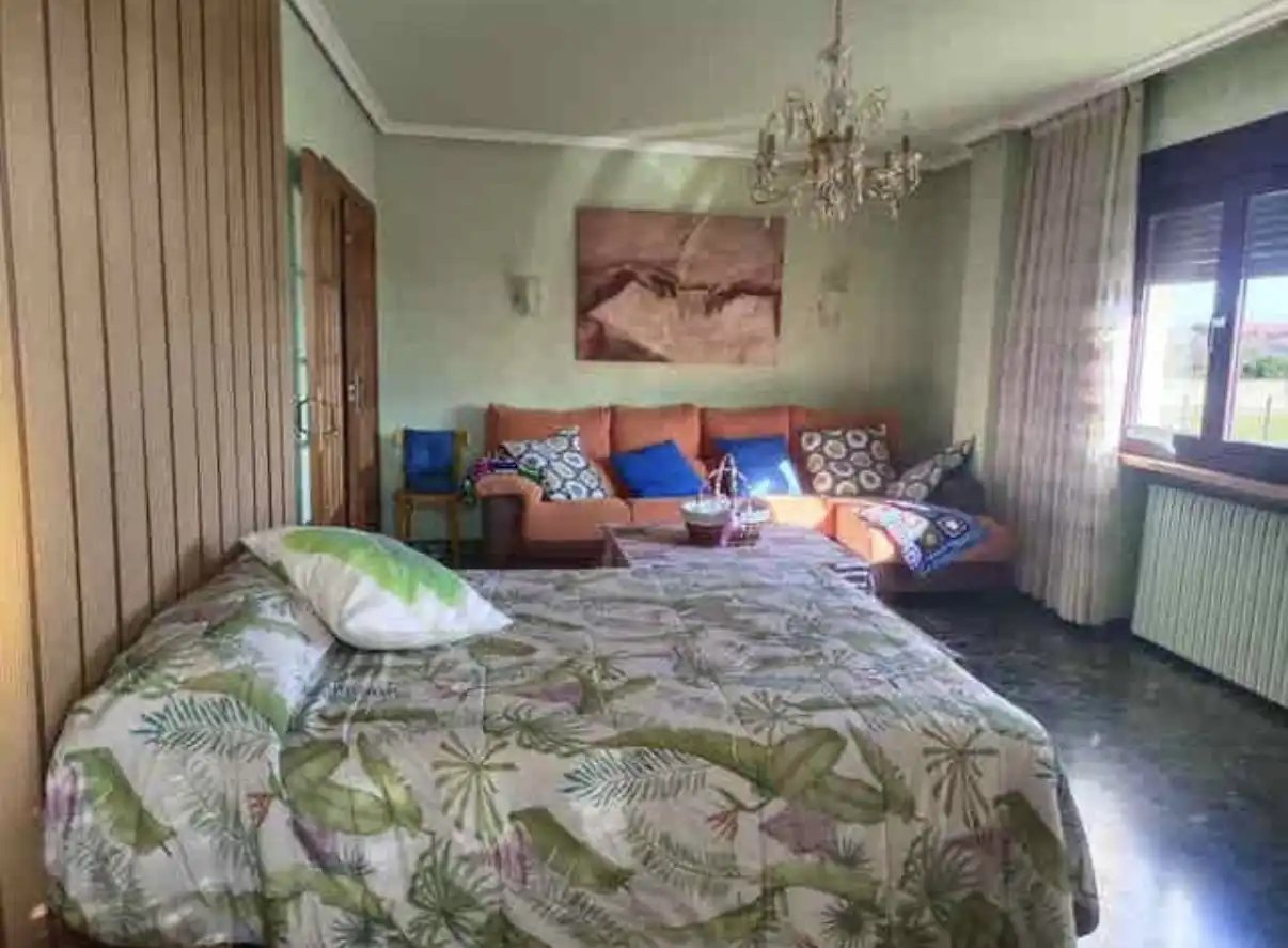 Dormitori de Casa o xalet en venda en Mansilla Mayor amb Aire condicionat, Jardí privat i Parquet