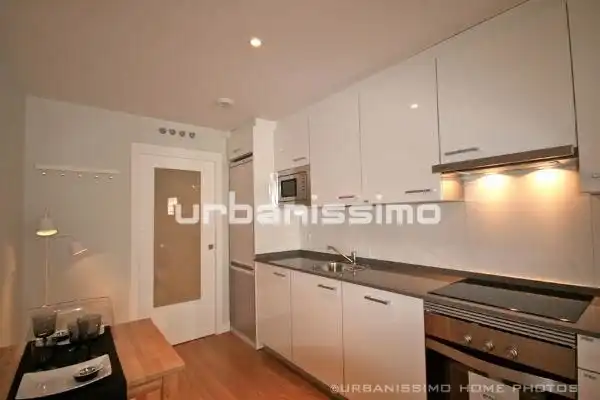 Cocina de Apartamento de alquiler en Madrid con Aire acondicionado, Calefacción y Amueblado