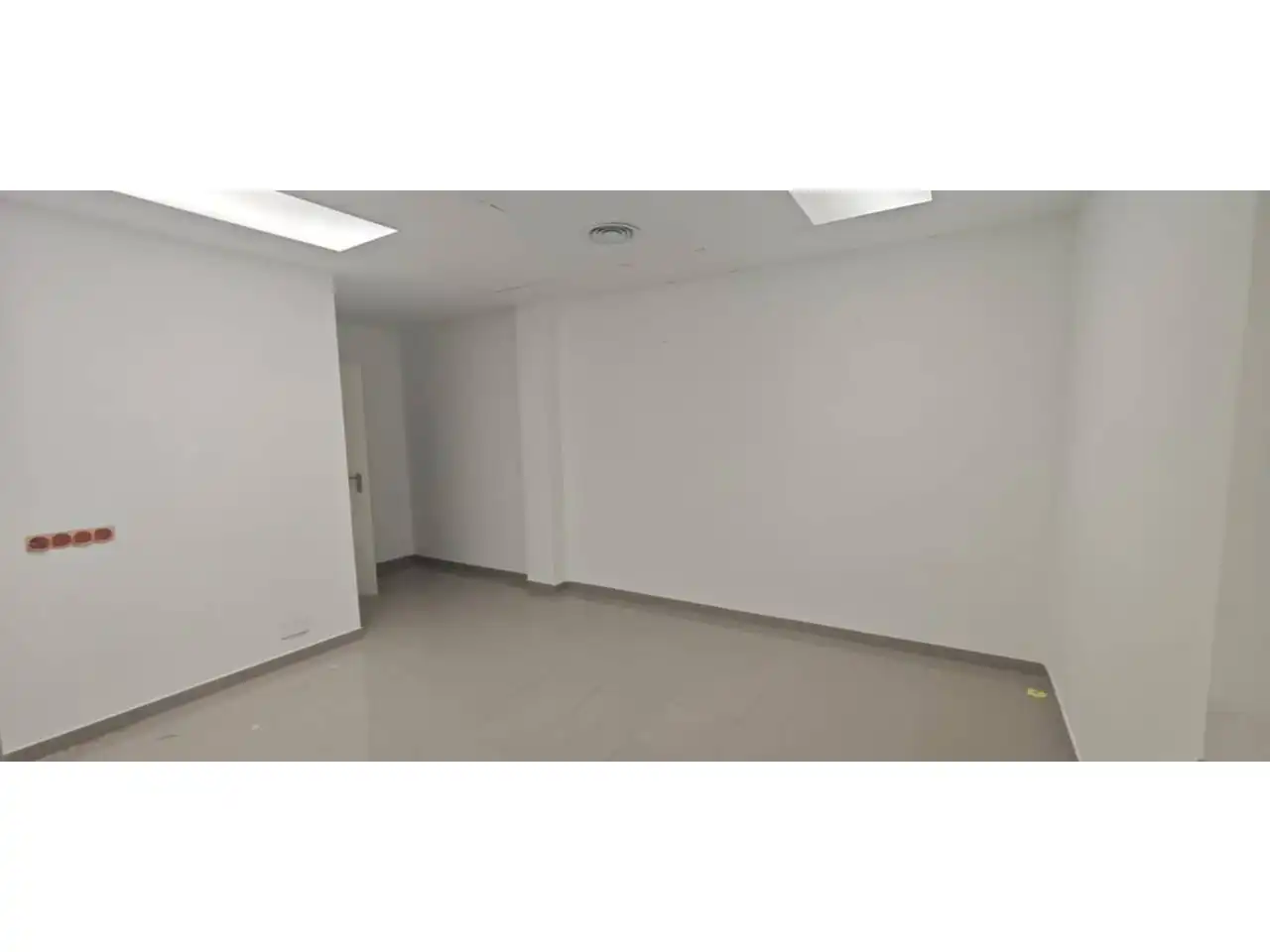 Business premises for sale in Avenida Pau, imagen 17
