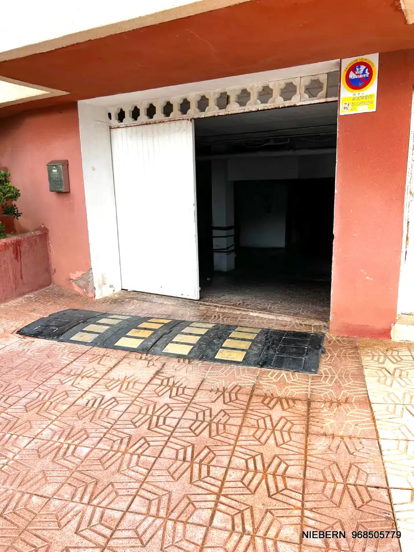Wohnung zum Verkauf in La Manga del Mar Menor mit Klimaanlage, Parkett und Terrasse