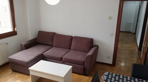 Foto 2 de Apartamento de alquiler en Calle del Padre Buenaventura de Paredes, 4, Milán - Pumarín, Oviedo