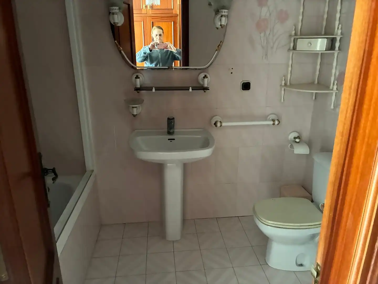 Bathroom of Houses for sale in Málaga  with Terrace, Storage room and Furnished