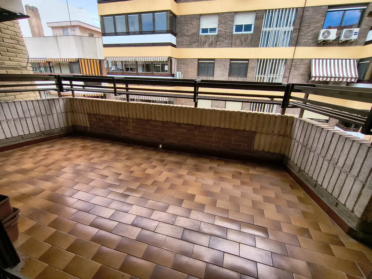 Terrasse von Wohnung zum Verkauf in Alicante / Alacant mit Klimaanlage, Terrasse und Abstellraum