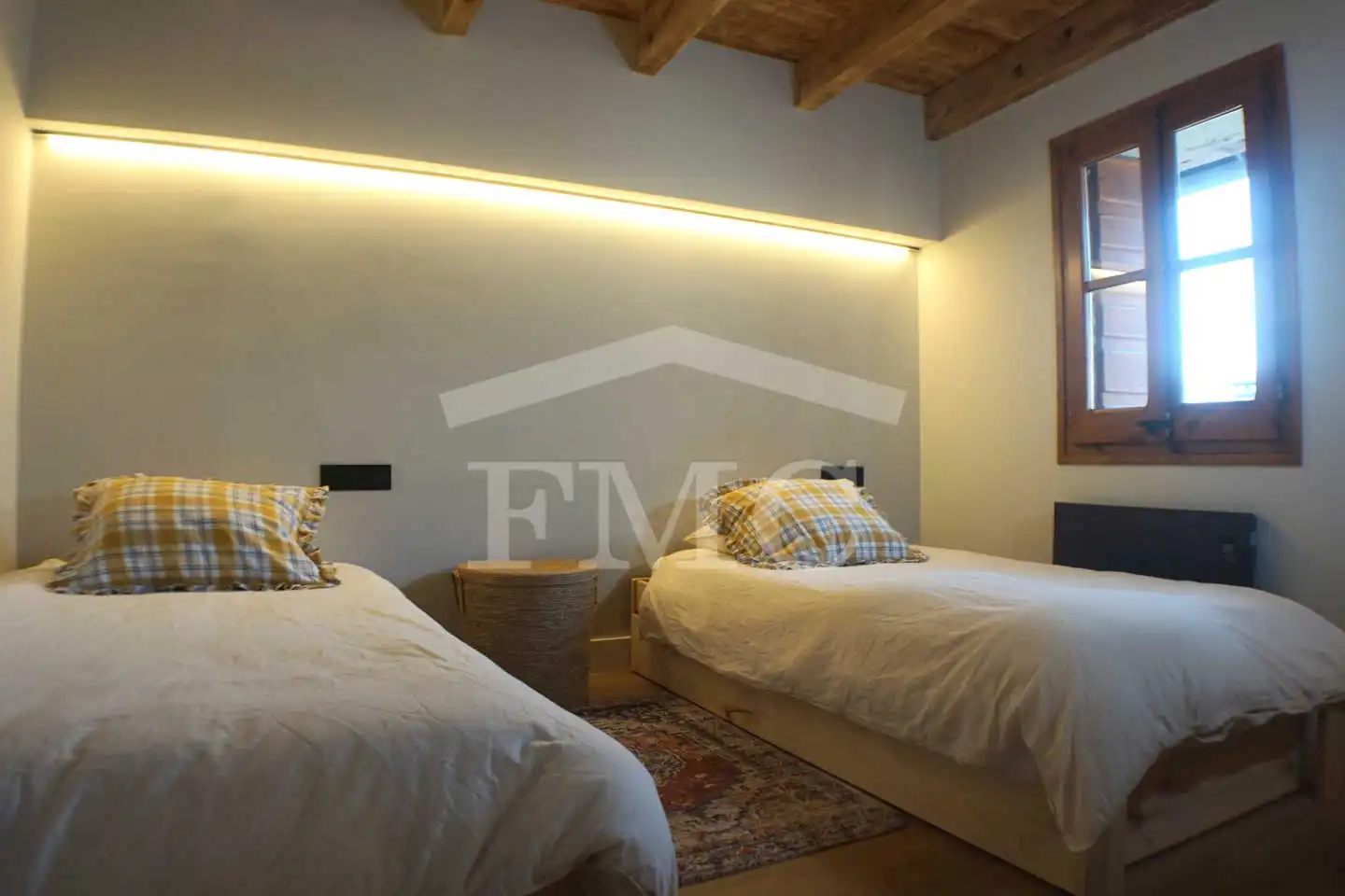 Schlafzimmer von Haus oder Chalet zur Miete in Saillagouse mit Heizung, Privatgarten und Parkett
