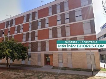 Pis amb piscina en venda a BORELL 36