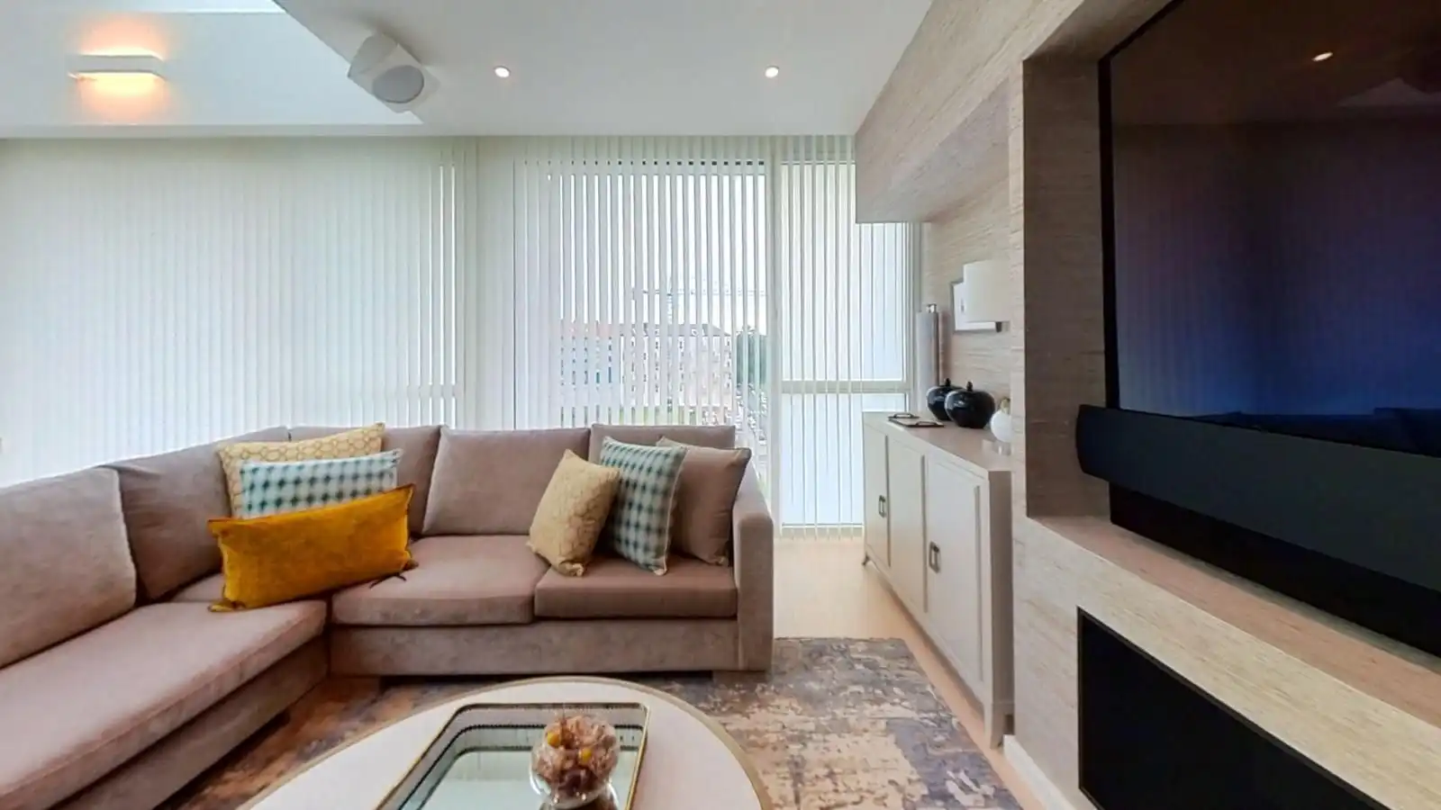 Living room of Flat for sale in Santiago de Compostela   with Air Conditioner, Heating and Terrace