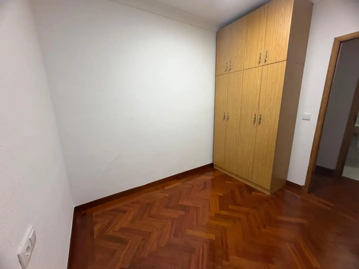 Piso de alquiler en Ourense Capital  con Calefacción, Terraza y Amueblado