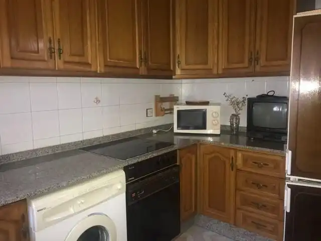 Dúplex listo para entrar a vivir con cochera. La vivienda se distribuye en dos plantas; la primera se compone de porche delantero,, imatge 4