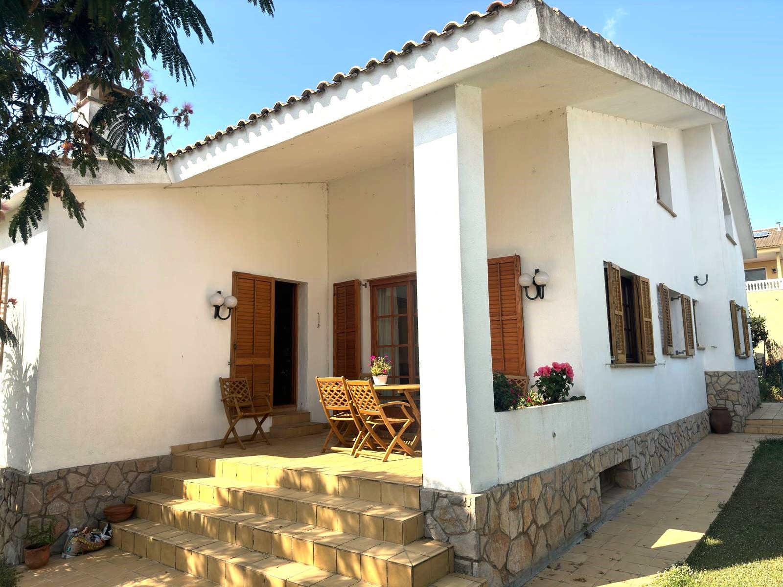 Exterior view of House or chalet for sale in Palau-solità i Plegamans  with Heating, Private garden and Terrace