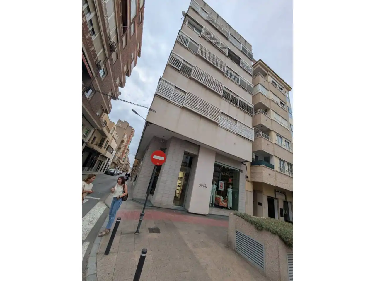 Pis en venda a Calle Milagros Maestre, 86, Plaza Castelar - Mercado Central