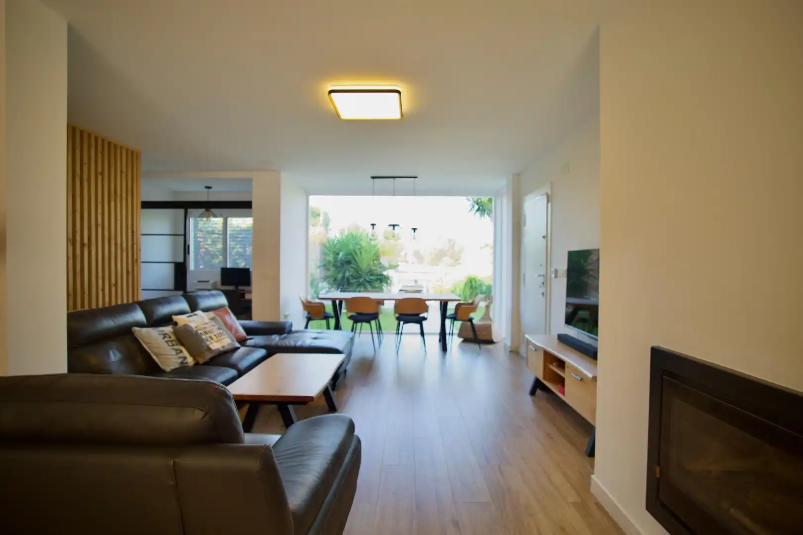 Living room of Detached homes for sale in Monforte del Cid  with Air Conditioner, Private garden and Parquet flooring