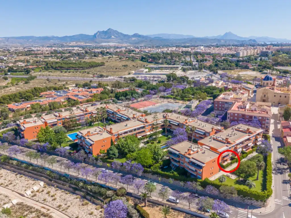 Vista exterior de Apartament en venda en Alicante / Alacant amb Aire condicionat i Internet
