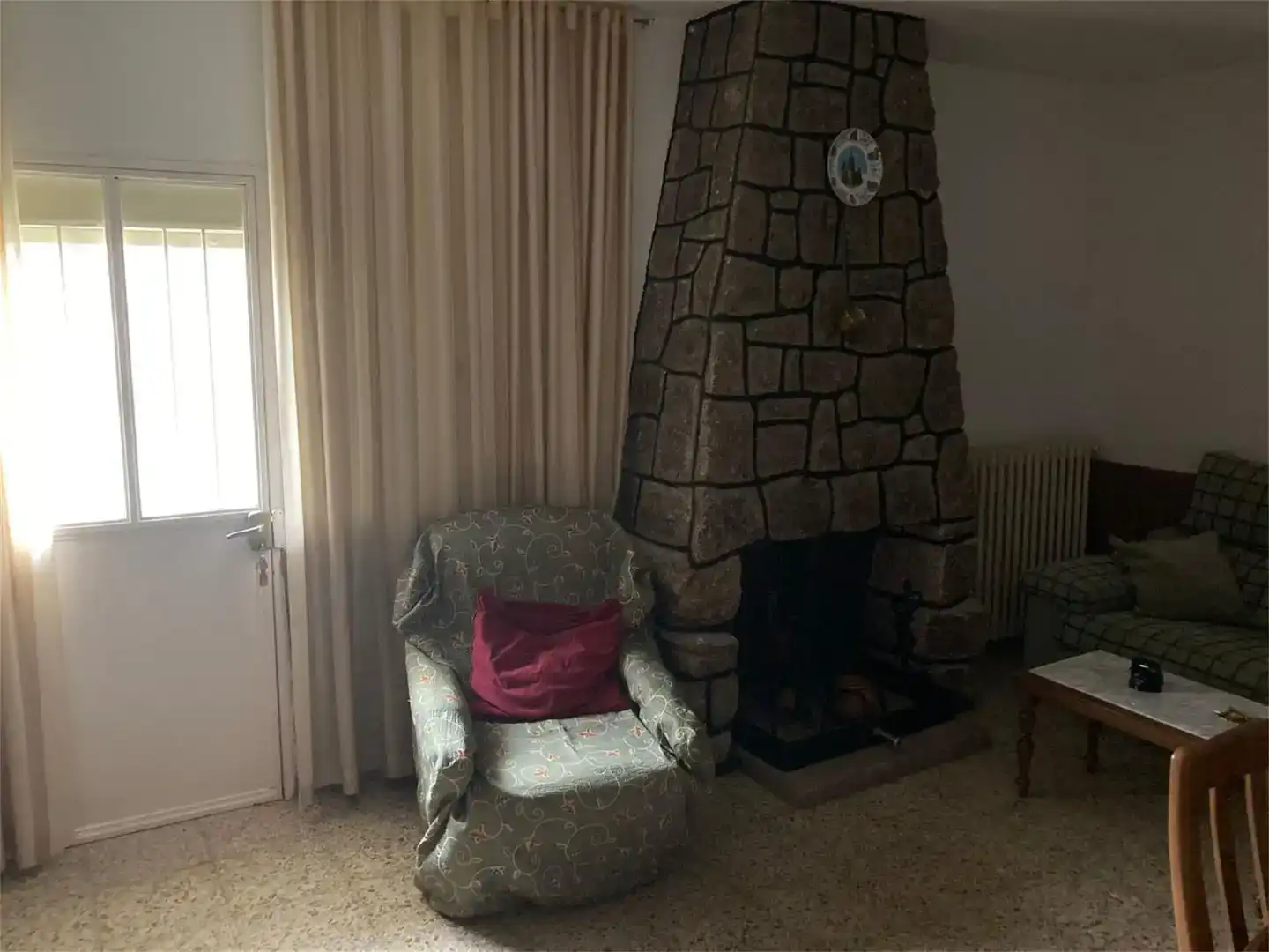 Sala d'estar de Casa o xalet en venda en Serranillos amb Jardí privat, Traster i Balcó