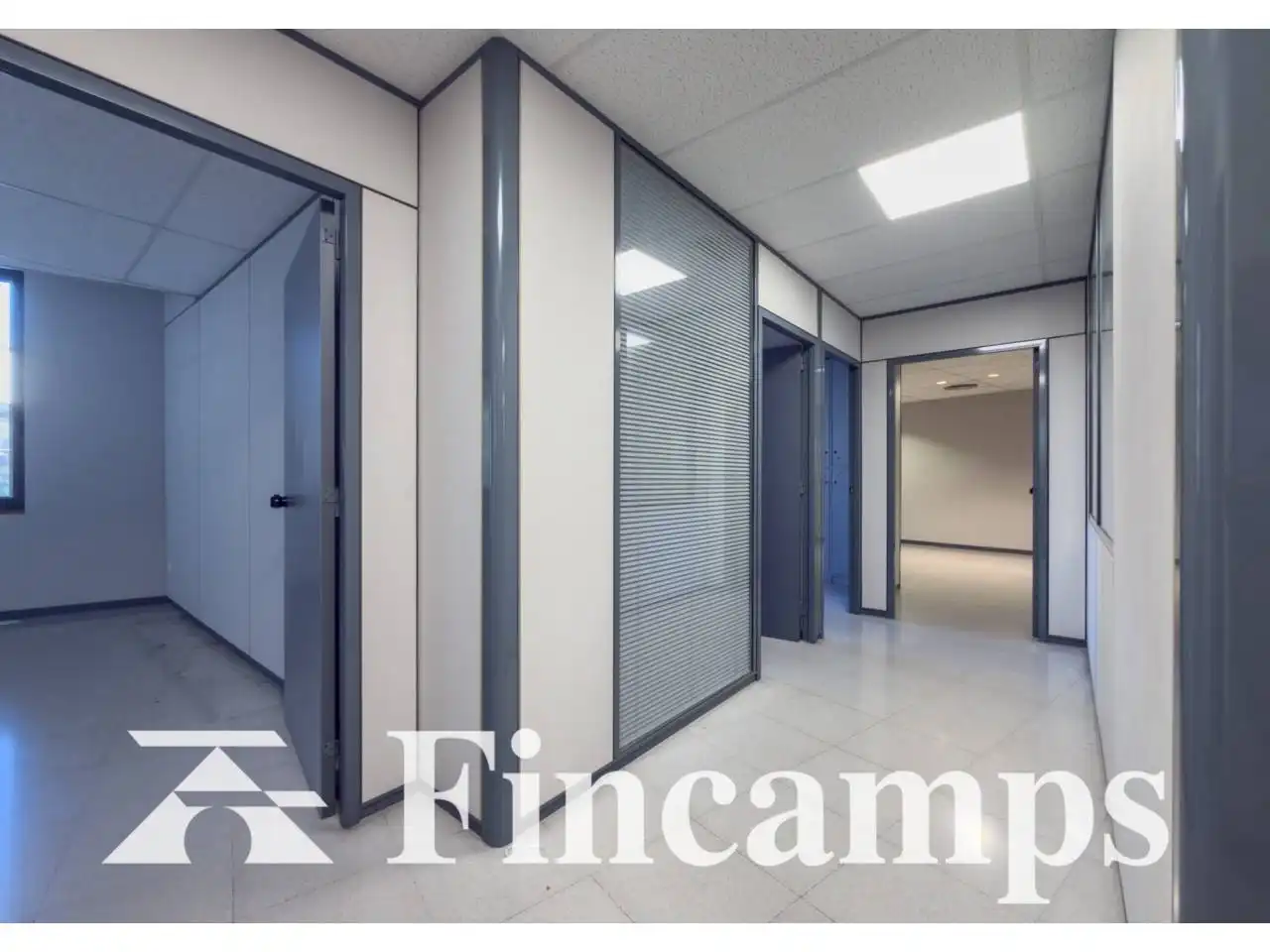 Büro zur Miete in Sabadell mit Klimaanlage, Heizung und Alarm