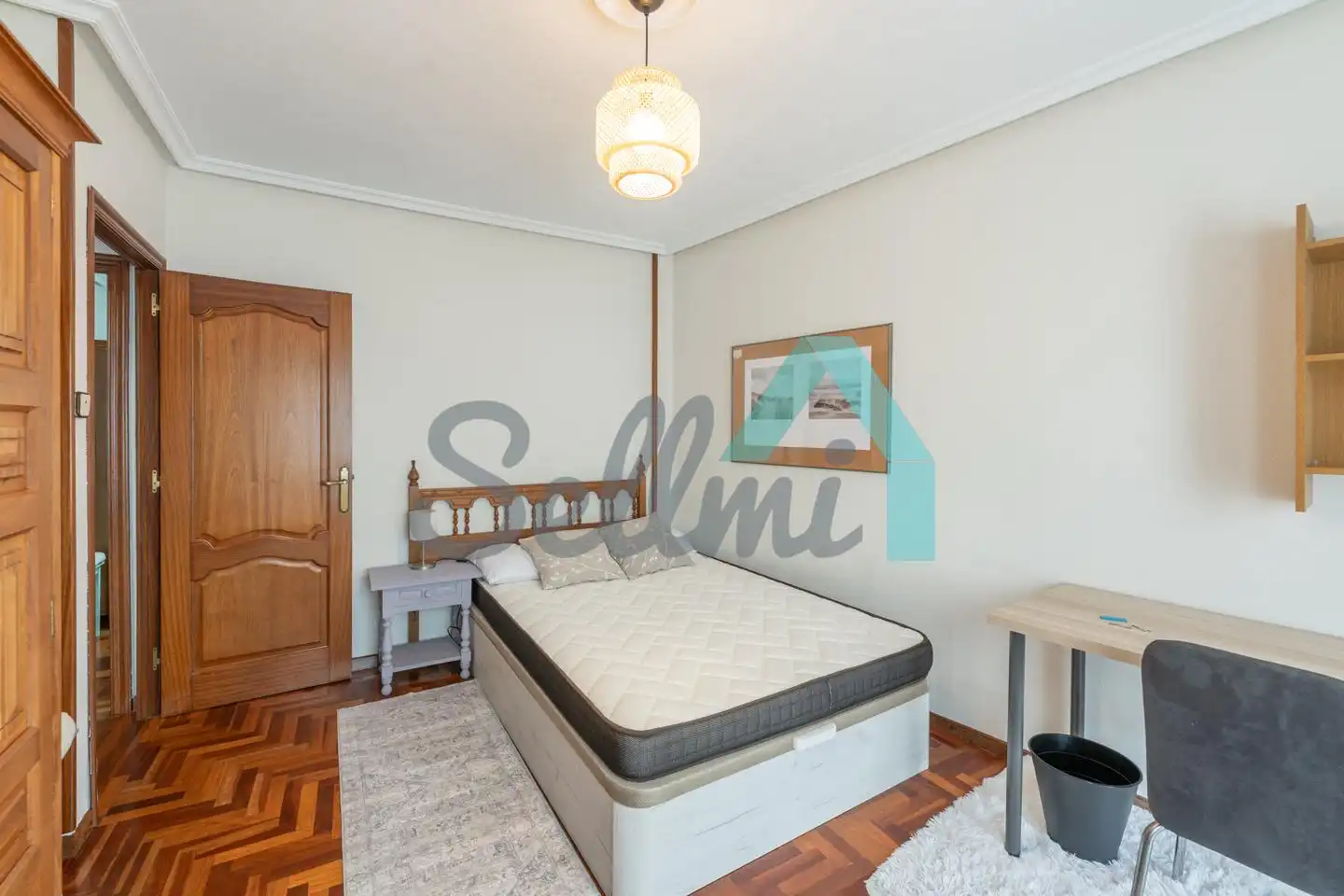 Bedroom of Flat for share in Oviedo   with Heating, Parquet flooring and Terrace