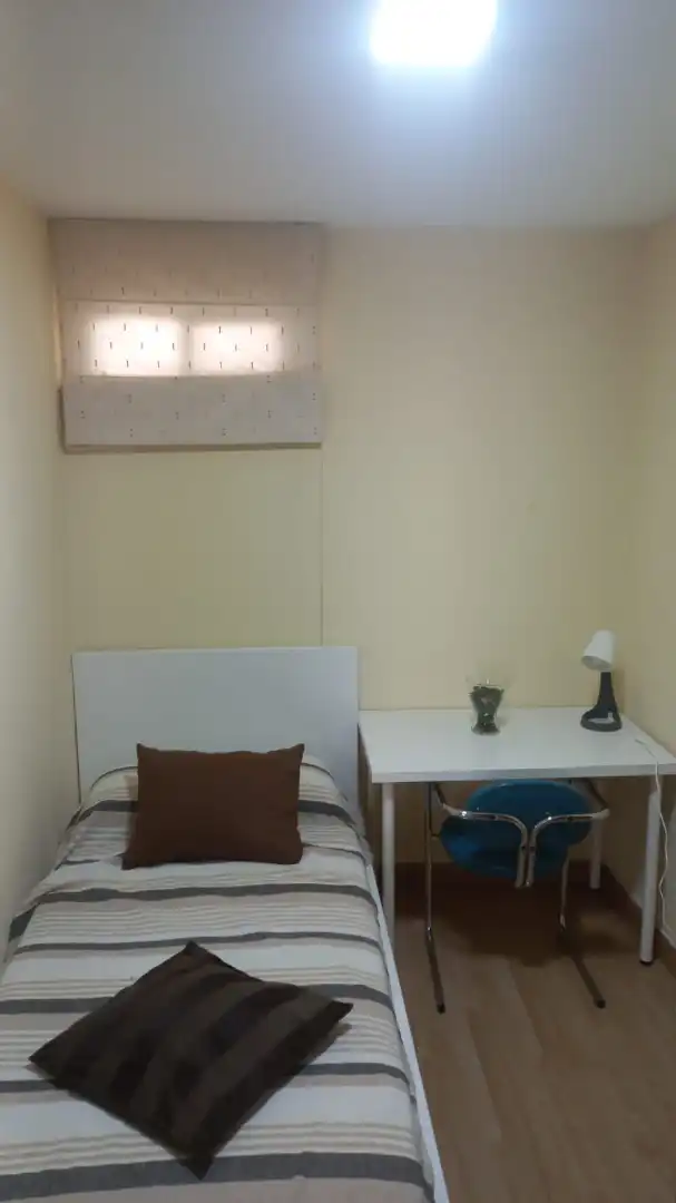 Bedroom of Flat for rent in Zaragoza  with Heating, Parquet flooring and Furnished