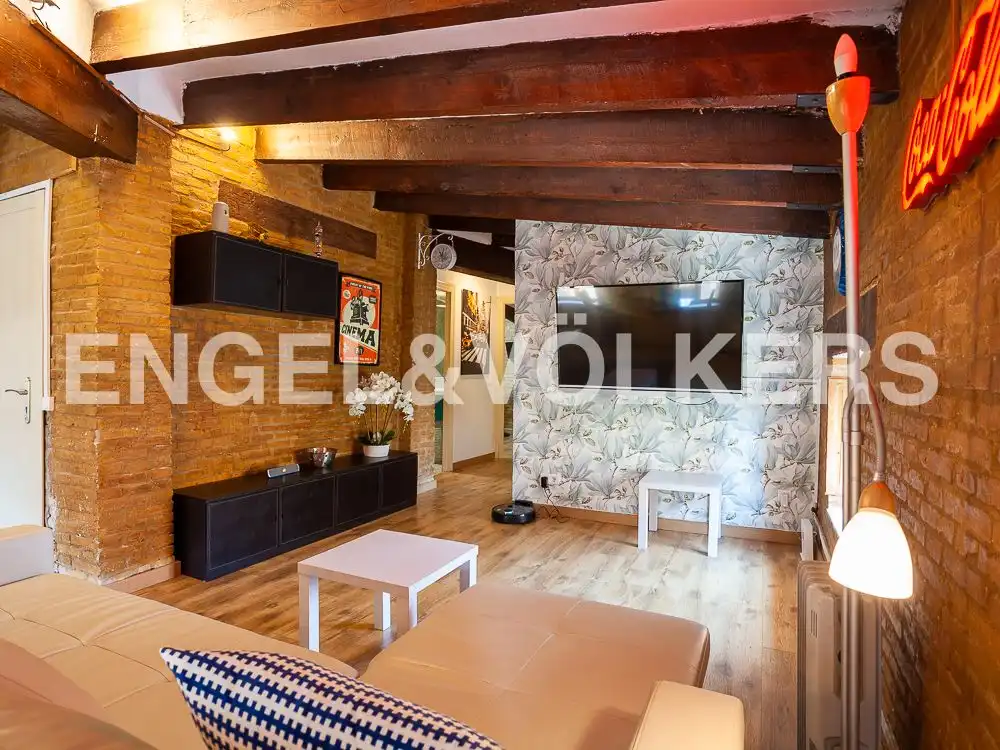 Sala d'estar de Pis de lloguer en Valencia amb Aire condicionat, Parquet i Moblat