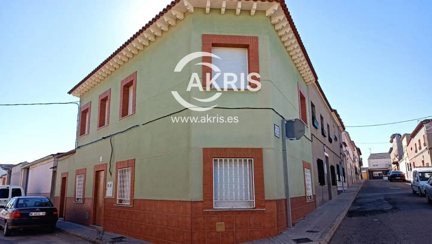 Houses for sale in Calle Colón, La Puebla de Almoradiel