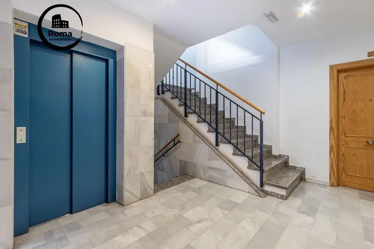 Piso en venta en Las Gabias con Aire acondicionado, Balcón y Piscina comunitaria