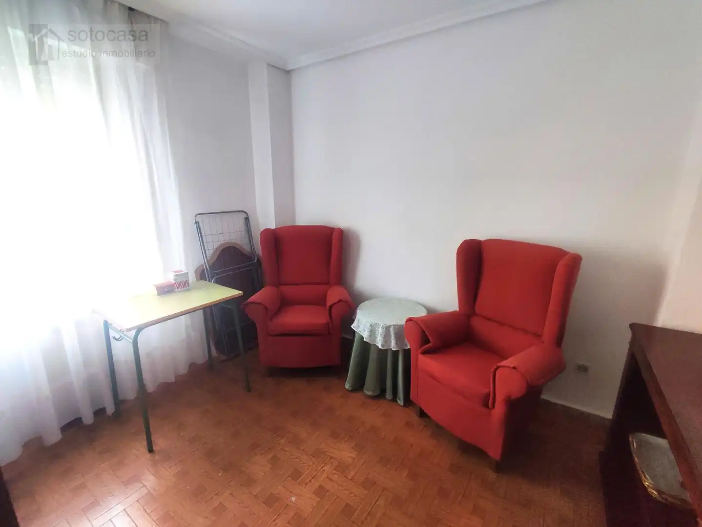 Sala d'estar de Pis en venda en Laguna de Duero amb Calefacció, Traster i Moblat