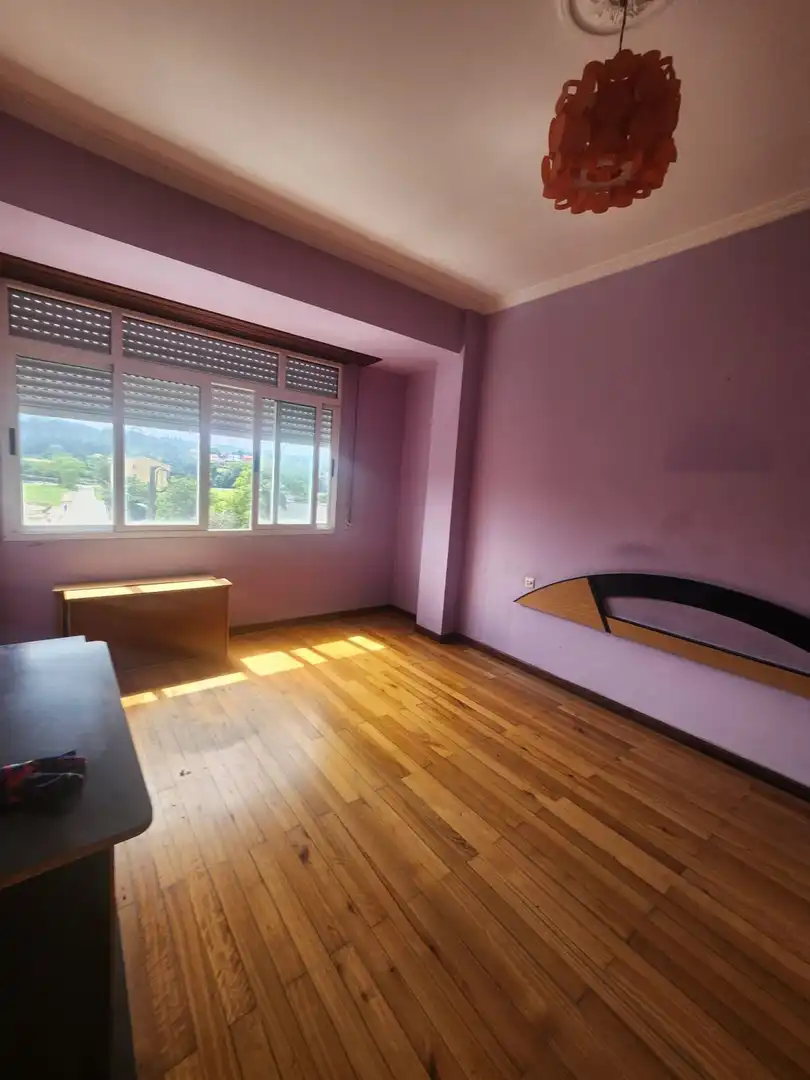 Habitación de Edificio en venta en Narón
